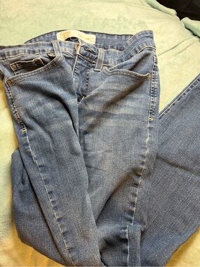 Levi’s Signature Totally Shaping Skinny Jeans Women’s 4S Light Wash Stretch